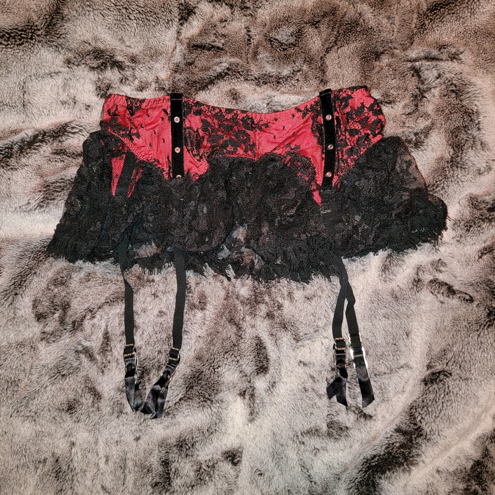 Victoria's Secret Red and Black Lace Garter Skirt XS